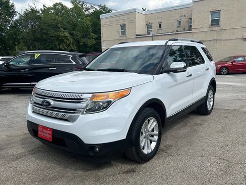 Used 2013 Ford Explorer XLT AWD/4WD image 2