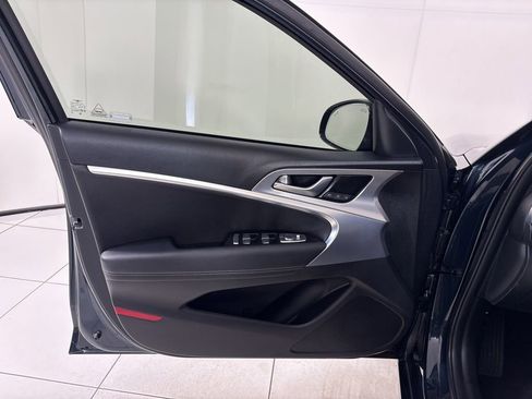 Used 2023 Genesis G70 3.3T image 16