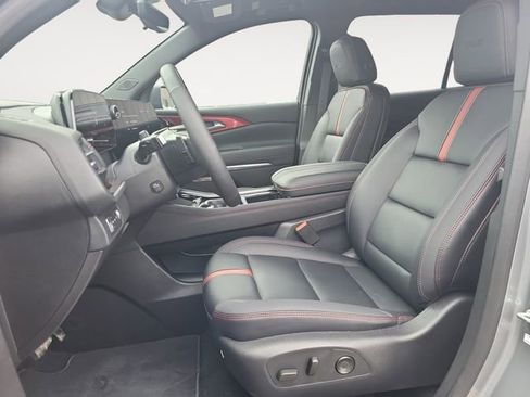 Certified 2026 Chevrolet Traverse RS image 11