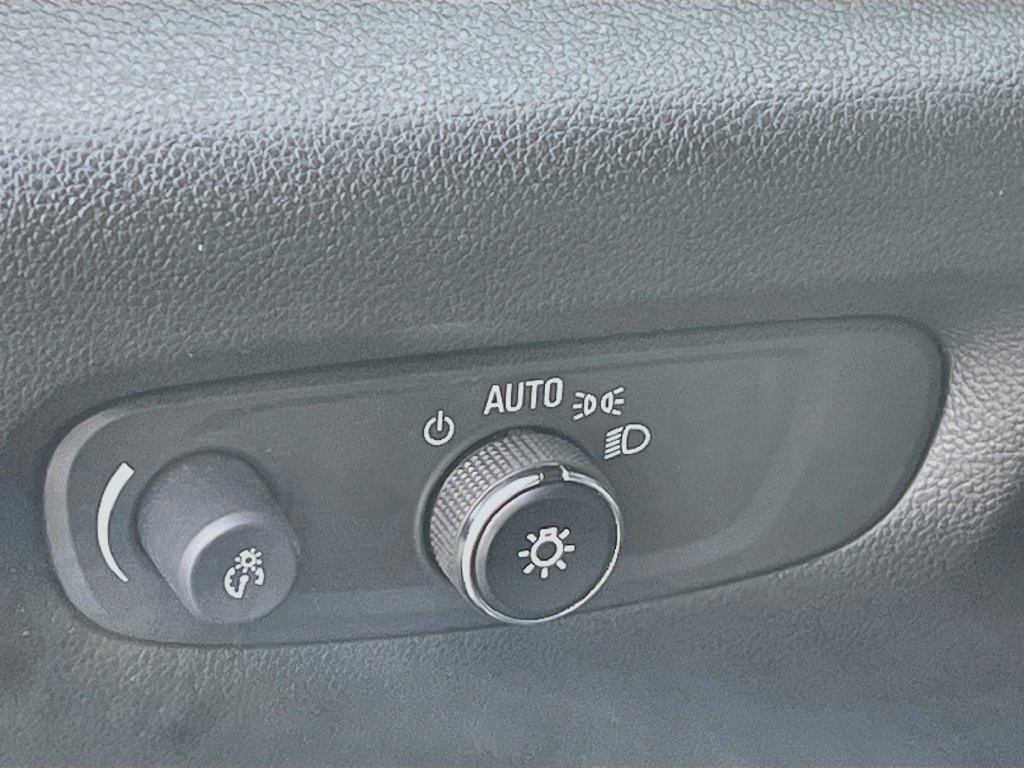 Used 2024 Chevrolet Traverse LT AWD/4WD image 10