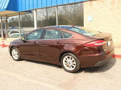 Used 2019 Ford Fusion SE image 4