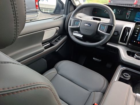 New 2025 Ford Expedition Max Active image 9