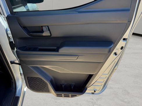 Used 2025 Toyota Tacoma SR5 image 15