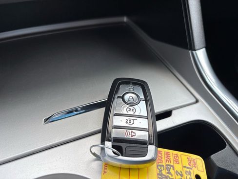 Used 2021 Ford Explorer XLT w/ Equipment Group 202A image 31