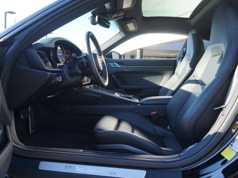 Certified 2020 Porsche 911 Carrera RWD image 5