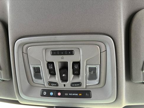 Used 2021 GMC Sierra 3500 Denali w/ Denali Ultimate Package AWD/4WD image 11