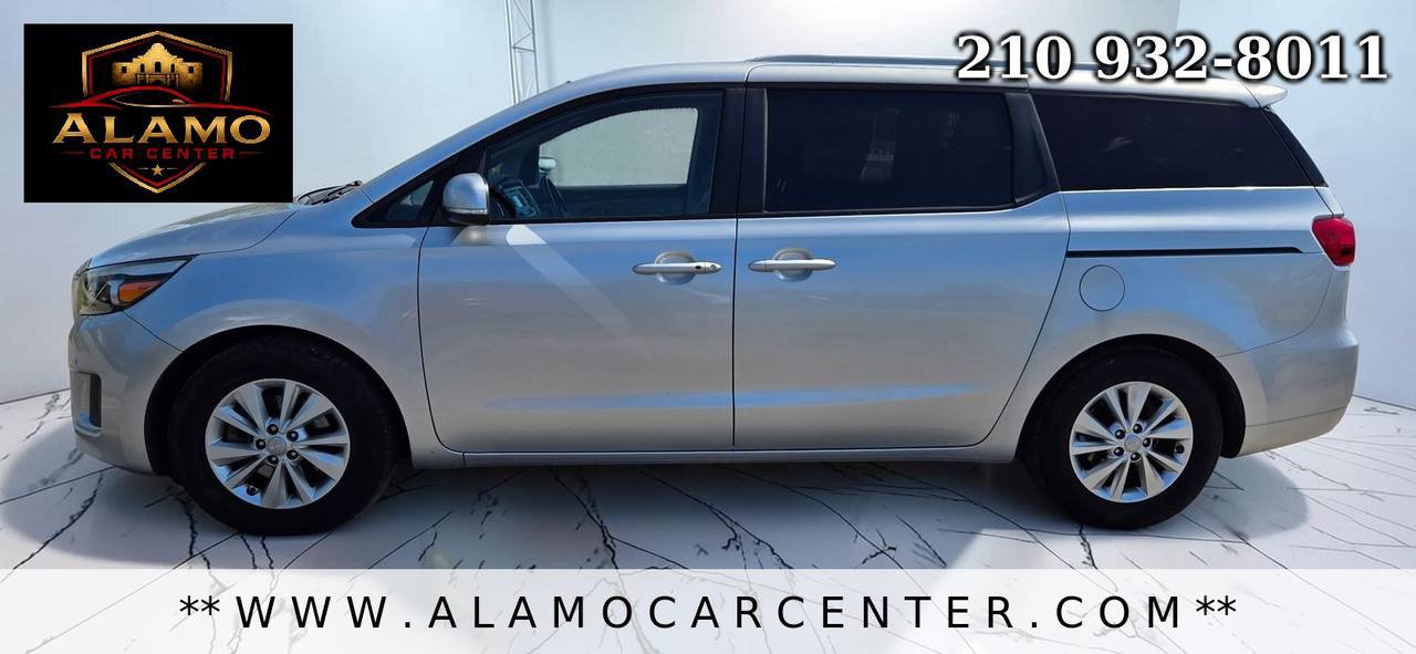 Used 2017 Kia Sedona LX w/ LX Essentials Premium Package FWD image 2