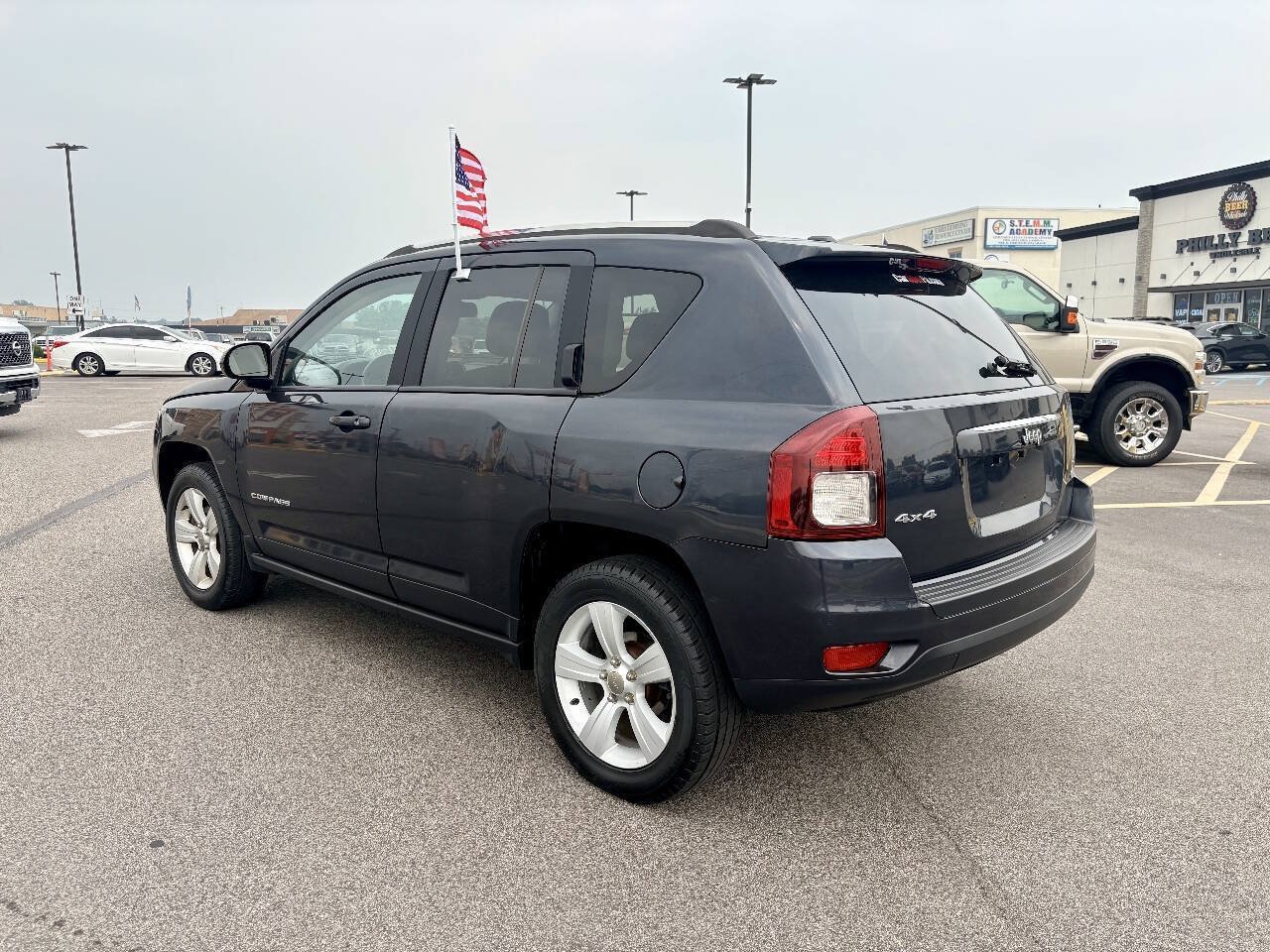 Used 2014 Jeep Compass Latitude AWD/4WD image 4