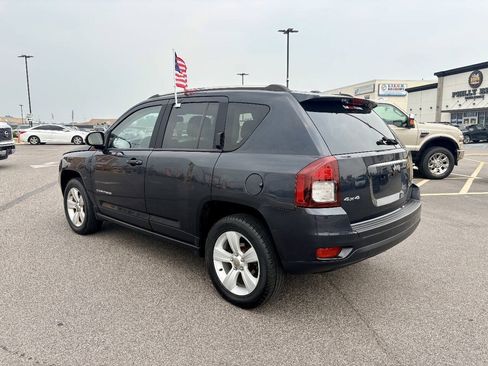 Used 2014 Jeep Compass Latitude AWD/4WD image 4