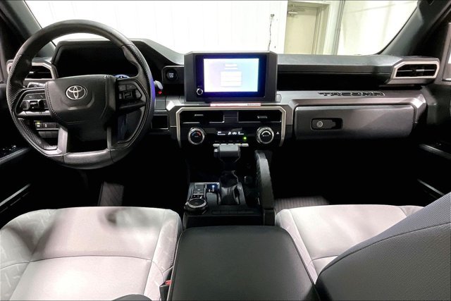 Certified 2025 Toyota Tacoma SR5 AWD/4WD image 16