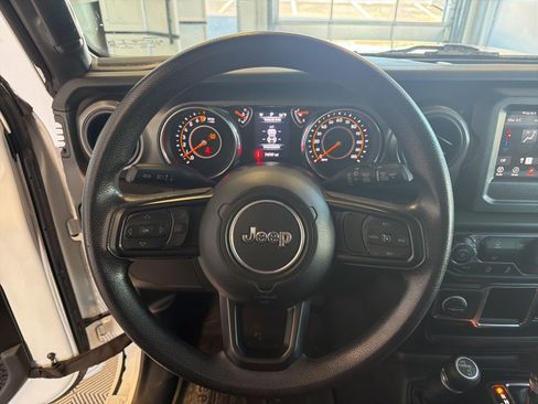 Used 2022 Jeep Wrangler Sport image 17