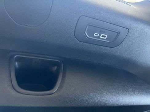 New 2025 Jeep Grand Cherokee L Laredo image 26