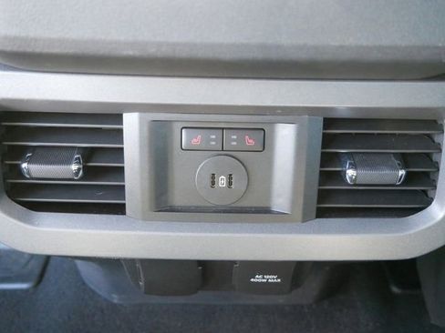 Used 2023 Ford F250 Lariat image 11