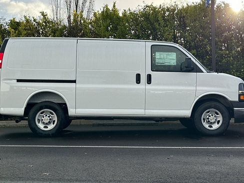 New 2025 Chevrolet Express 2500 w/ Driver Convenience Package image 4