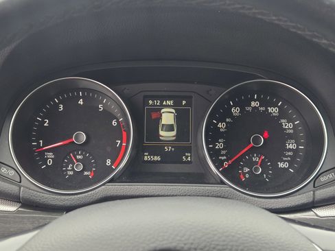 Used 2018 Volkswagen Passat 2.0T SE image 21