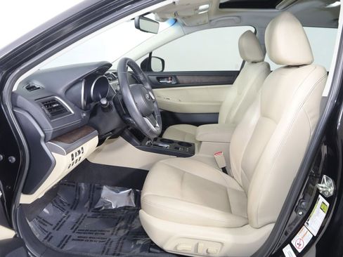 Used 2018 Subaru Outback 2.5i Limited image 13