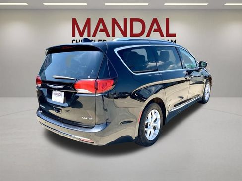 Used 2020 Chrysler Pacifica Limited FWD image 5