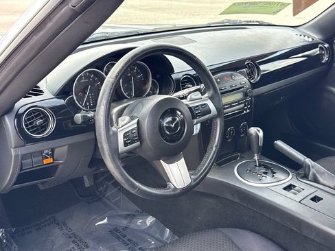 Used 2008 MAZDA MX-5 Miata Touring RWD image 6