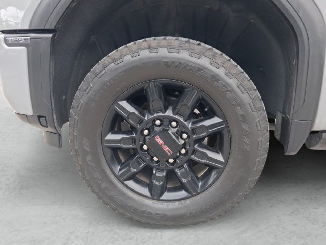 Used 2025 GMC Sierra 2500 AT4 w/ AT4 Premium Plus Package AWD/4WD image 29