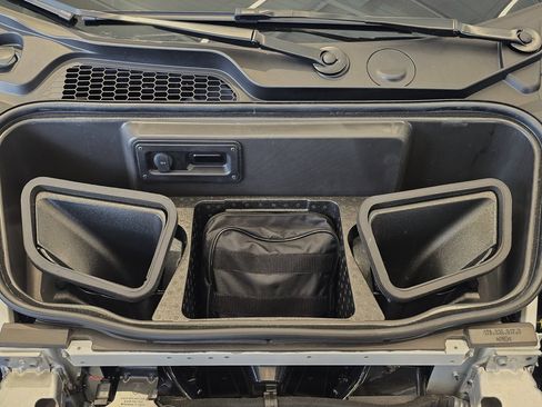 Used 2023 Lamborghini Huracan STO image 11