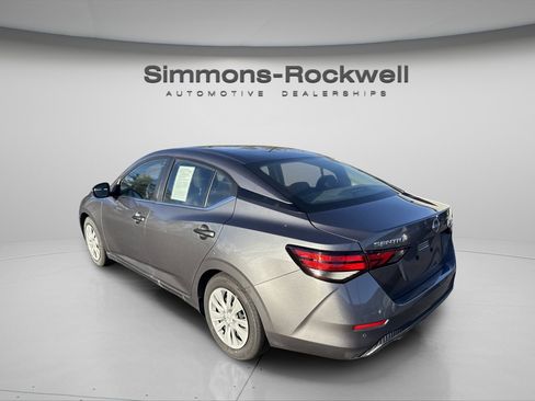 Used 2025 Nissan Sentra S image 32