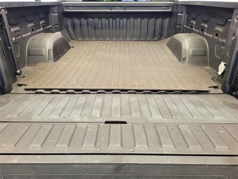 Used 2024 GMC Sierra 1500 SLT image 33