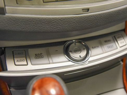 Used 2007 Toyota Avalon image 18