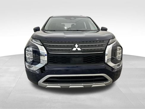 Used 2024 Mitsubishi Outlander SE image 8