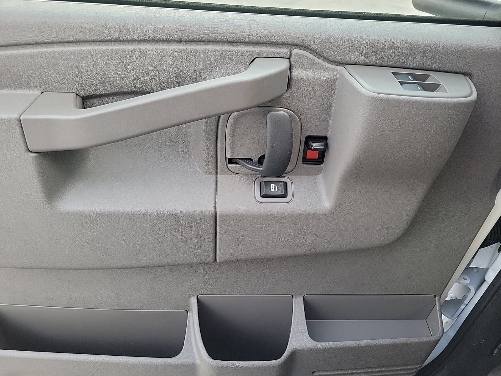New 2025 GMC Savana 3500 w/ Power Convenience Package RWD image 16