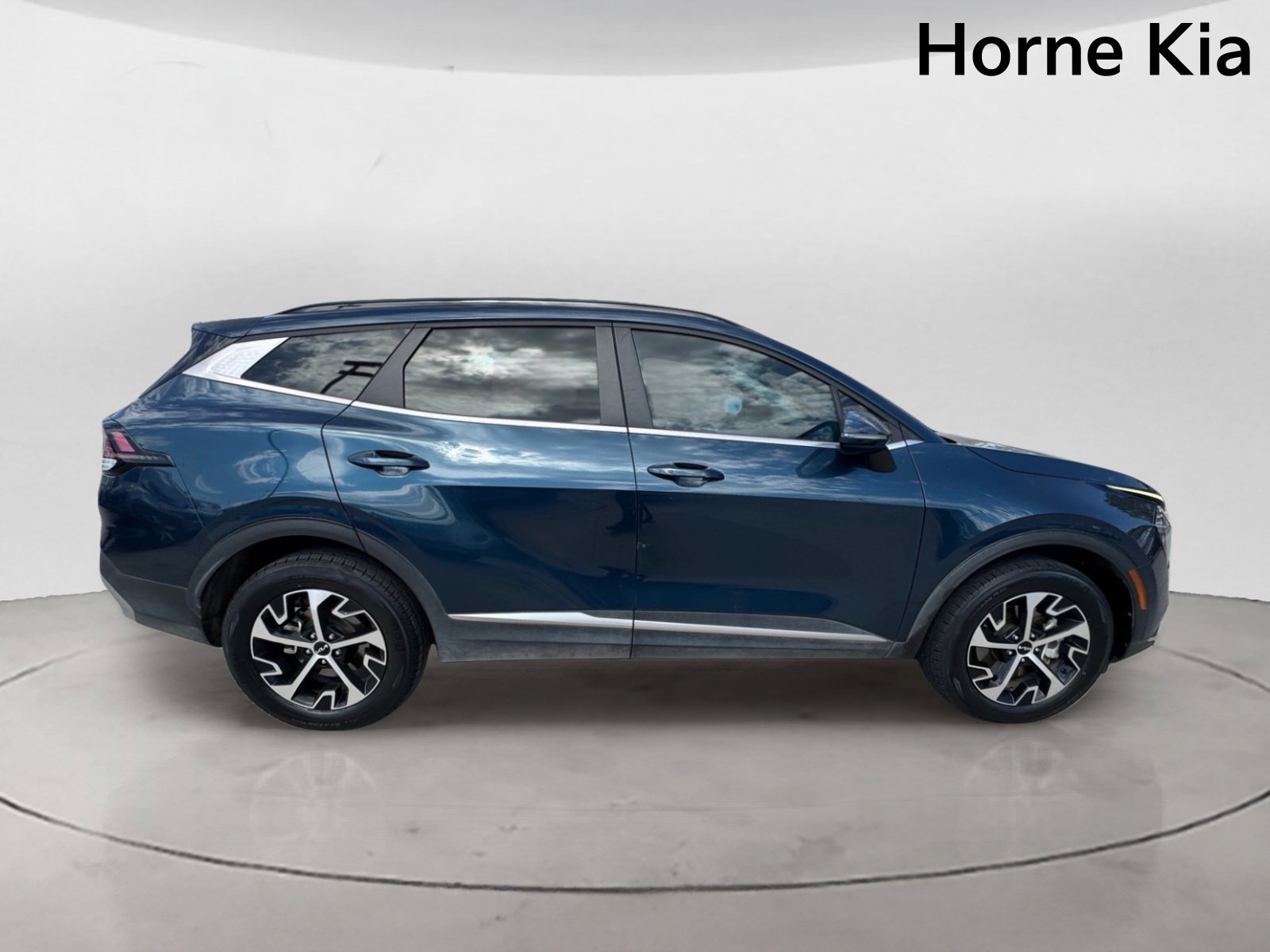 Used 2023 Kia Sportage EX w/ EX Premium Package AWD/4WD image 3
