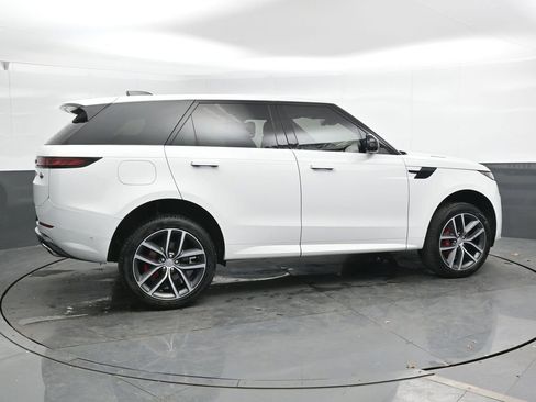 Used 2023 Land Rover Range Rover Sport SE Dynamic AWD/4WD image 3