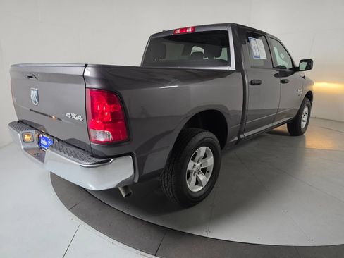 Used 2022 RAM 1500 Classic SLT AWD/4WD image 5