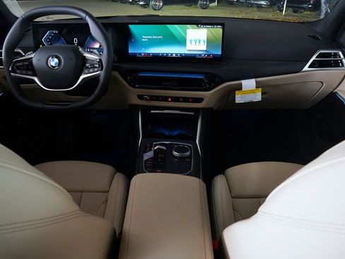 Used 2026 BMW 330i xDrive Sedan w/ Premium Package image 8