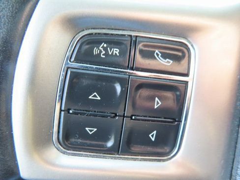 Used 2017 RAM 1500 Laramie image 17