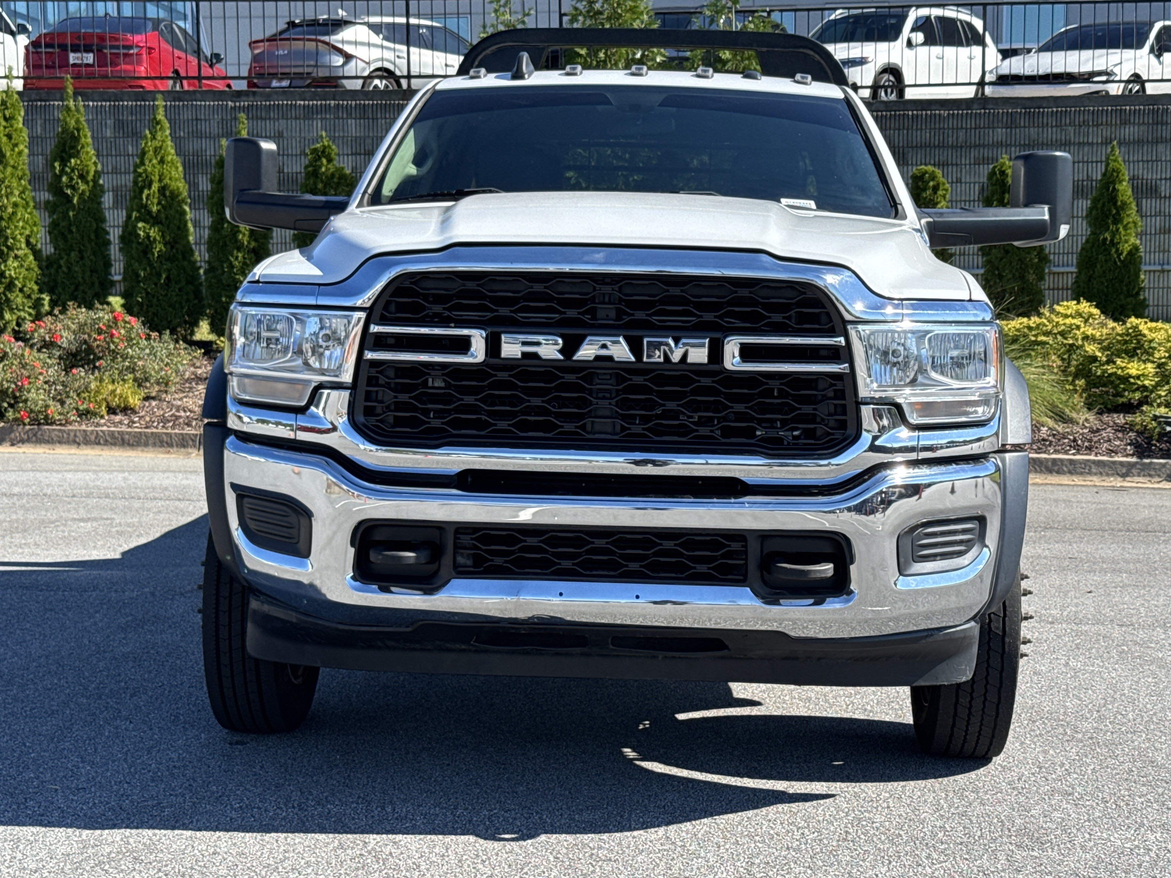 Used 2020 RAM 4500 Tradesman w/ Chrome Appearance Group RWD image 3