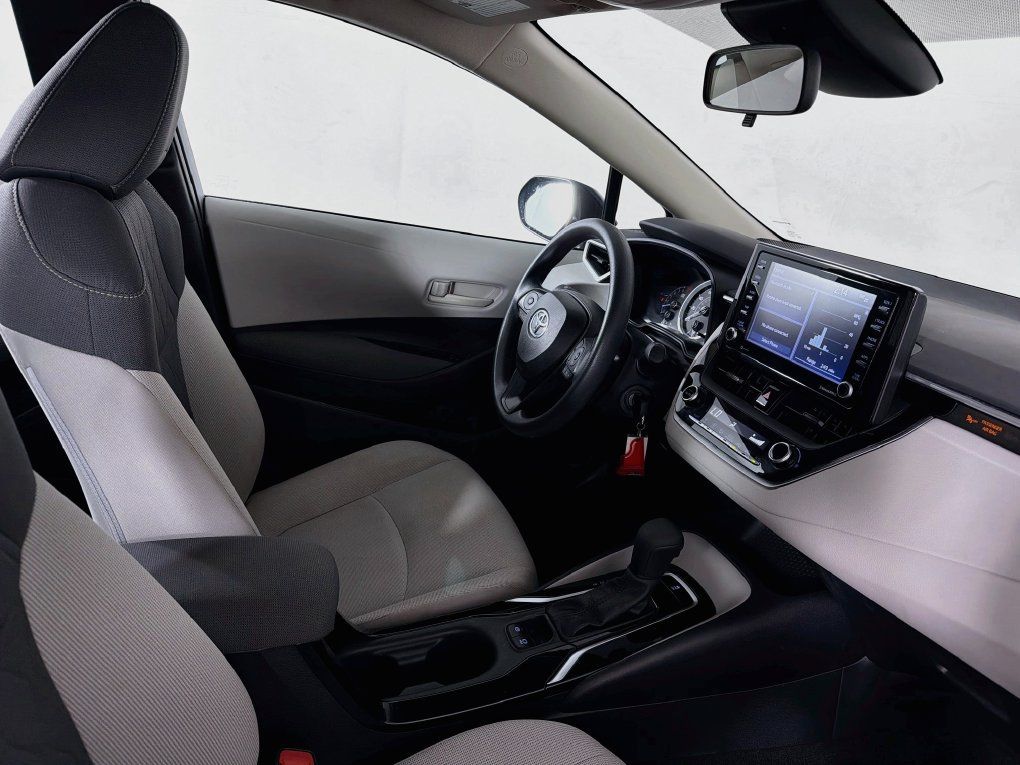 Used 2022 Toyota Corolla LE FWD image 35