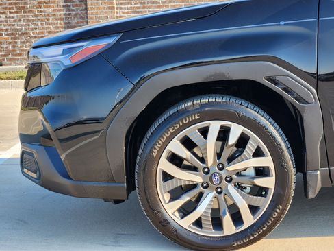 Used 2025 Subaru Forester Touring w/ Popular Package - Touring image 10