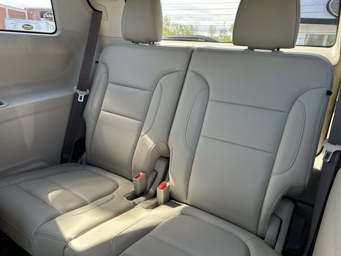Used 2018 GMC Acadia Denali w/ Technology Package AWD/4WD image 23