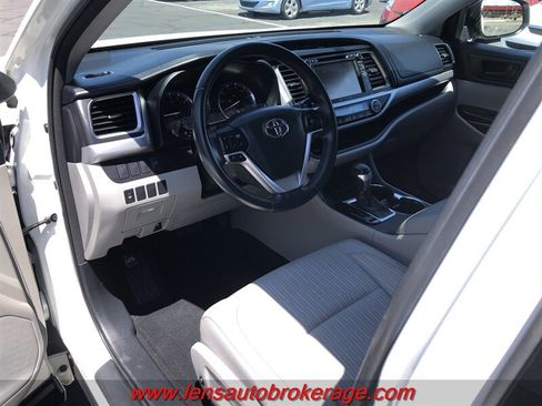 Used 2016 Toyota Highlander Plus AWD/4WD image 10