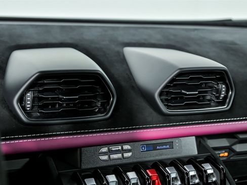 Used 2022 Lamborghini Huracan STO image 34