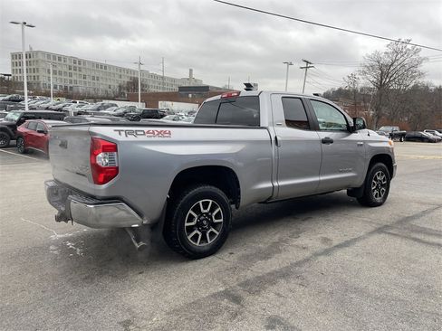 Used 2016 Toyota Tundra SR5 image 8