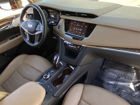 Certified 2022 Cadillac XT5 Premium Luxury w/ Platinum Package image 13