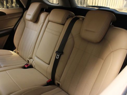 Used 2016 Mercedes-Benz GLE 350 w/ Premium Package image 17