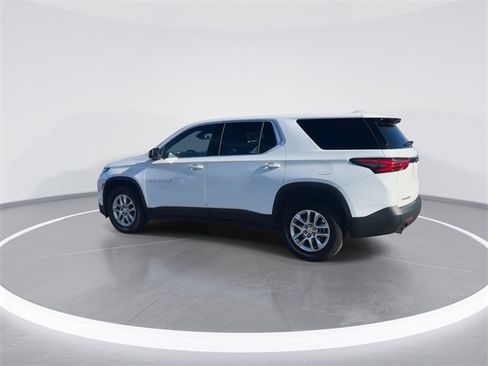Used 2023 Chevrolet Traverse LS image 6