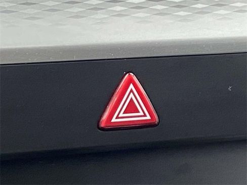 Used 2023 Kia Carnival LX image 18