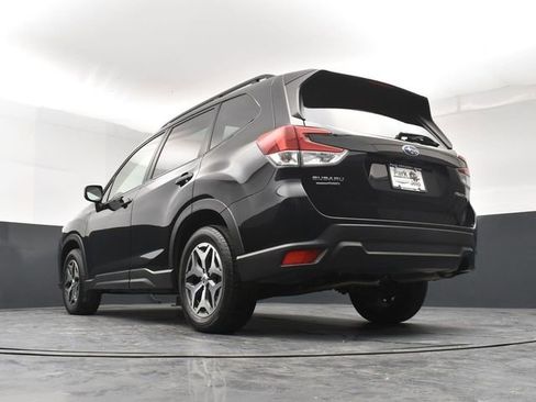 Used 2022 Subaru Forester Premium image 22
