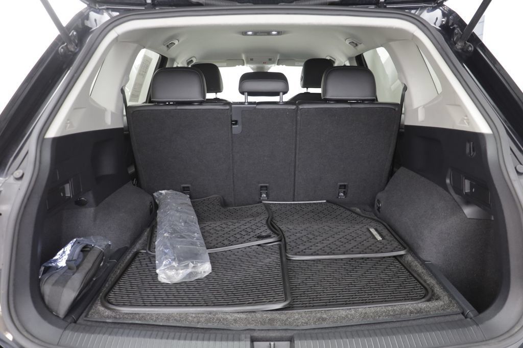 Used 2022 Volkswagen Tiguan SE AWD/4WD image 16