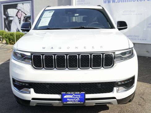Used 2023 Jeep Wagoneer L Series II image 5
