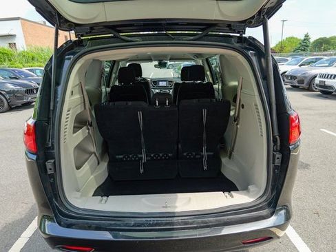 Used 2023 Chrysler Voyager LX image 52