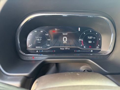 Used 2023 GMC Yukon SLT w/ SLT Luxury Package RWD image 8